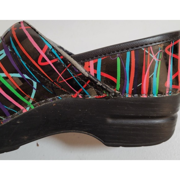 Dansko Multicolor Scribble Stripes Womens Clogs EU 37  US Size 6.5 Slip On 0183 - Picture 4 of 10